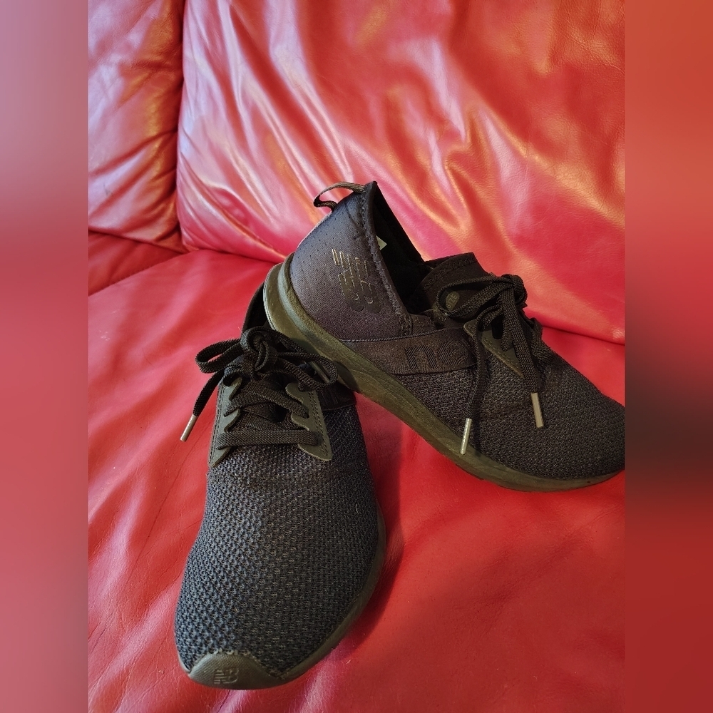 New Balance Men's Black Athletic Shoes